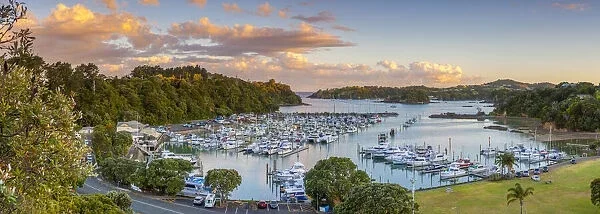 tuTukaka-marinaberths.com