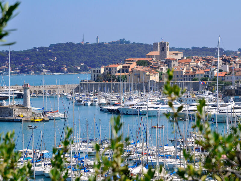 Antibes-Port-Vauban-Capitainerie-Quay