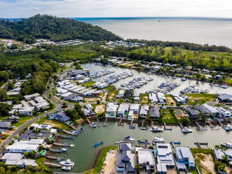 bluewater-marina-carins-overhead